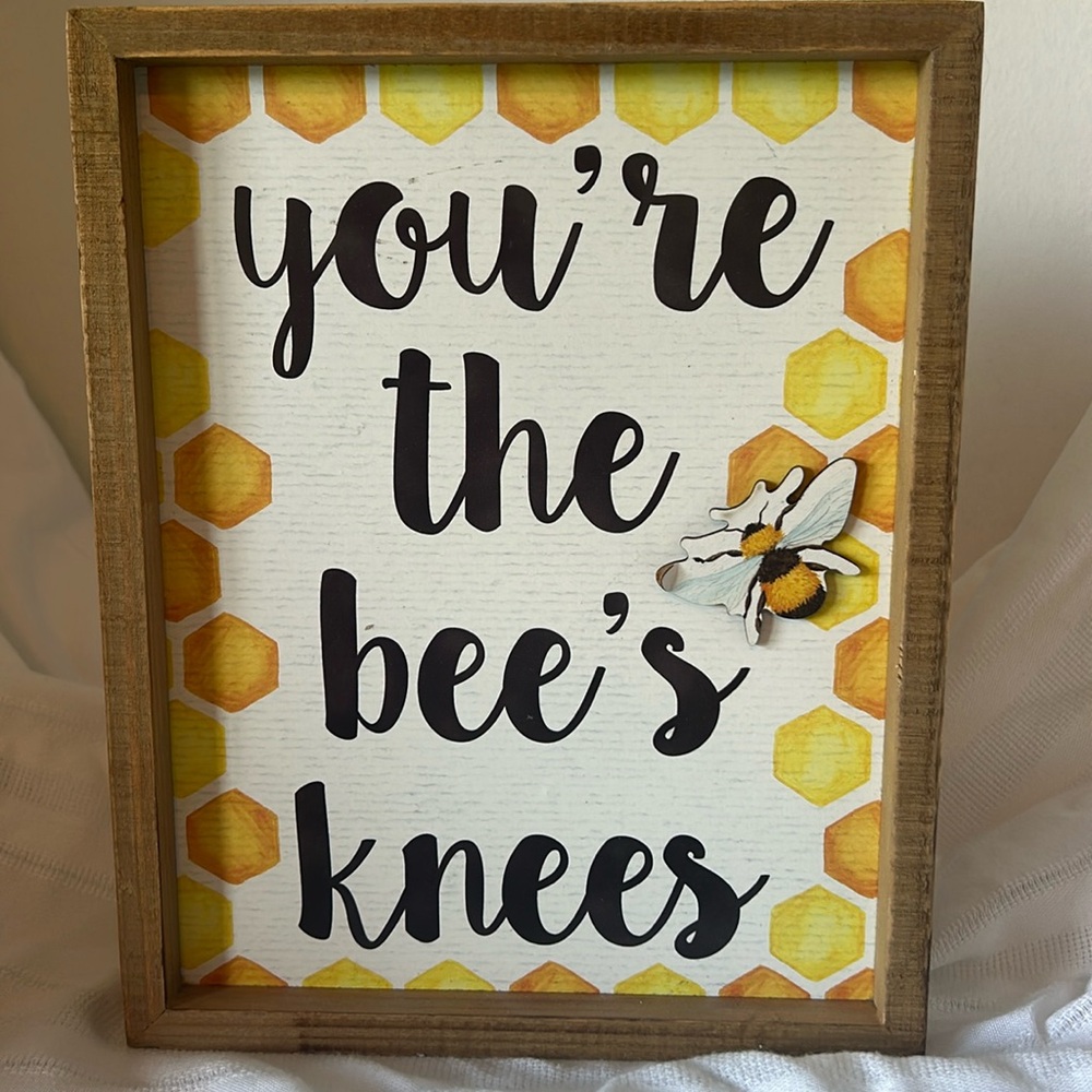 ‘Bee’ decor. “You’re the bee’s knees”.